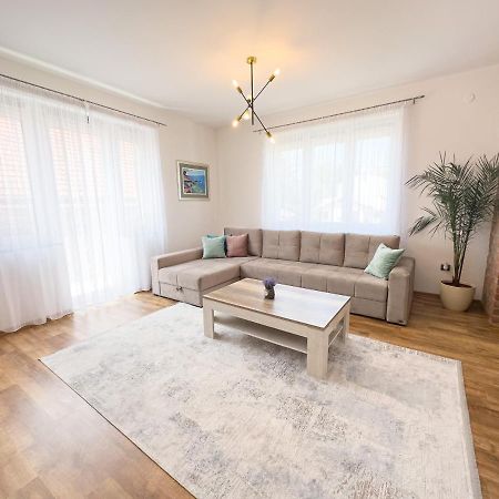 Luxurious And Cosy Brick Apartment - Free Private Parking Sarajevo Exteriör bild