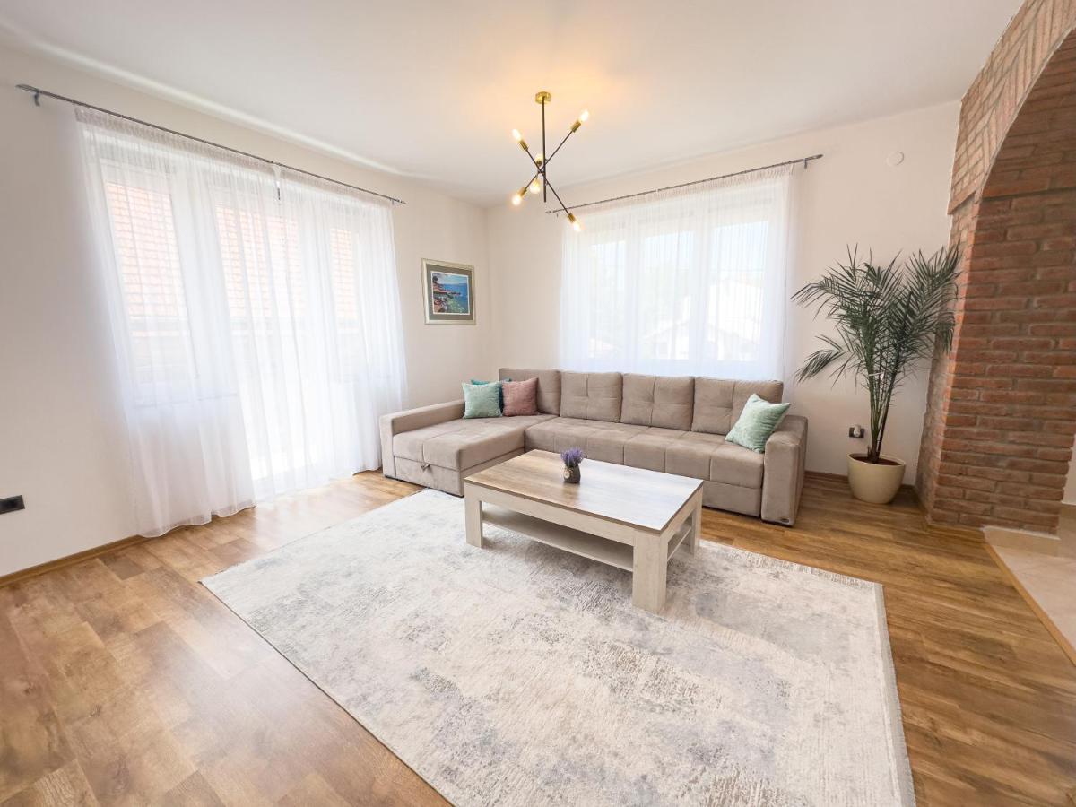 Luxurious And Cosy Brick Apartment - Free Private Parking Sarajevo Exteriör bild