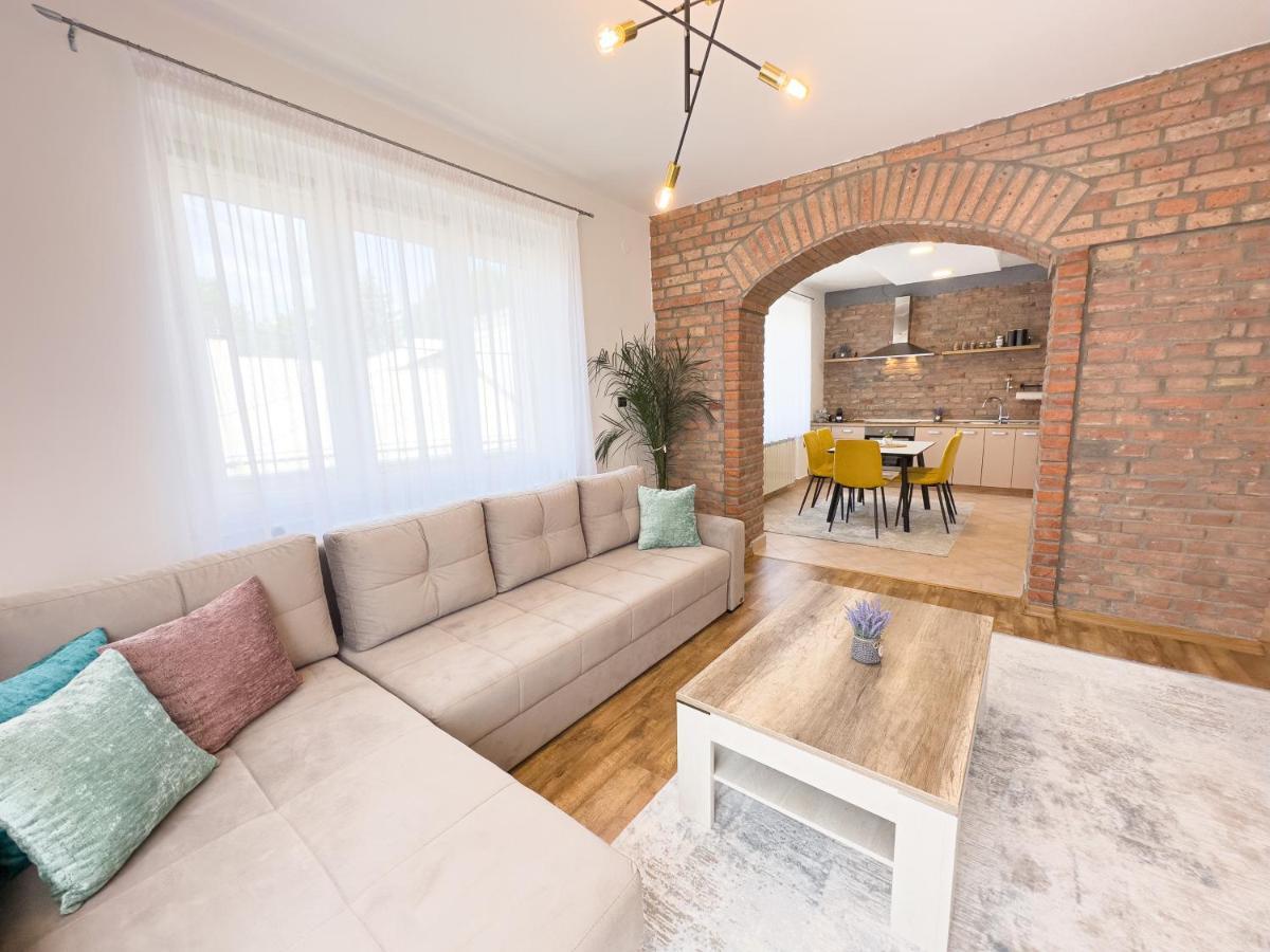 Luxurious And Cosy Brick Apartment - Free Private Parking Sarajevo Exteriör bild