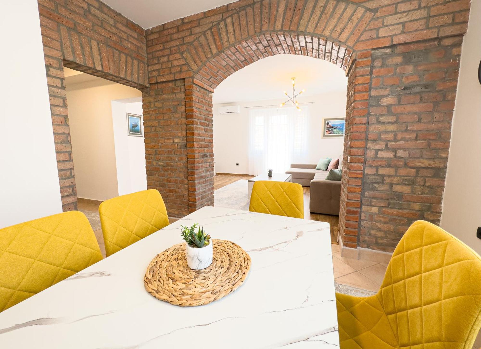 Luxurious And Cosy Brick Apartment - Free Private Parking Sarajevo Exteriör bild